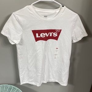 Women’s Levi graphic tee